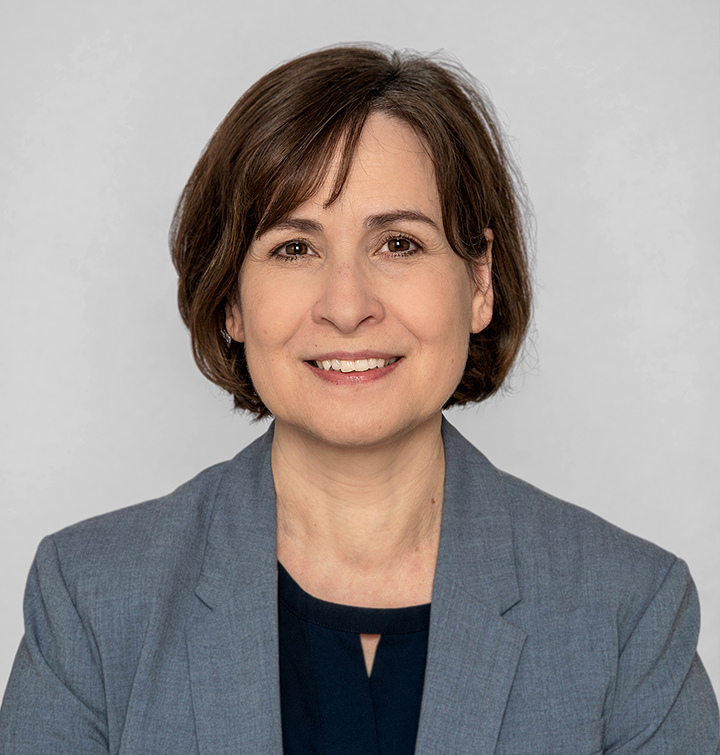 Dr. Maria Viveiros